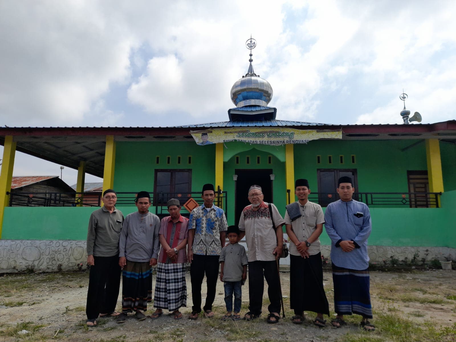 Pemberian Alat Tulis Untuk Anak - Anak Belajar Mengaji